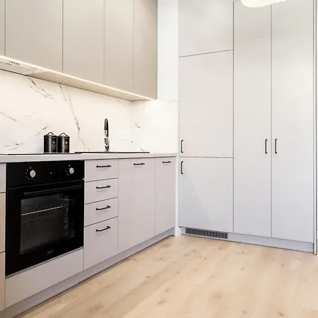 Househost Smolensk 33-309a דירה קרקוב